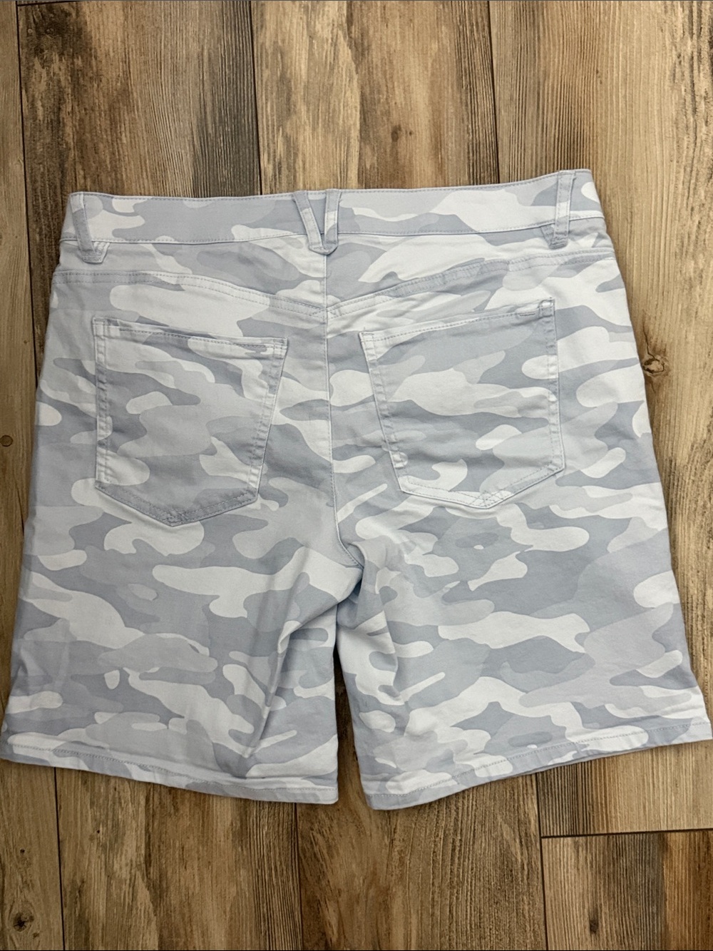 Democracy “Ab” Technology Light Blue Camo Shorts - Picture 3 of 8
